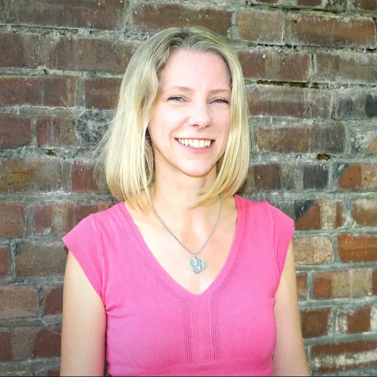 Photo of Professor Jess Deighton
